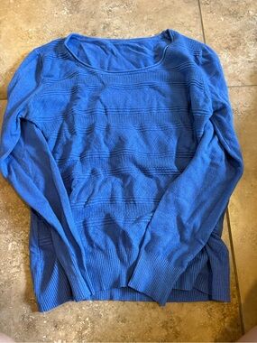 Women’s Blue Textured Crewneck Sweater